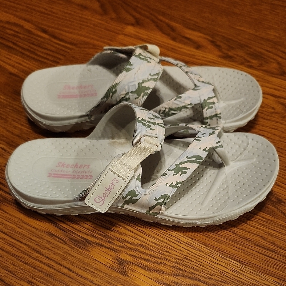 Skechers White and Green Dinosaur Sandals